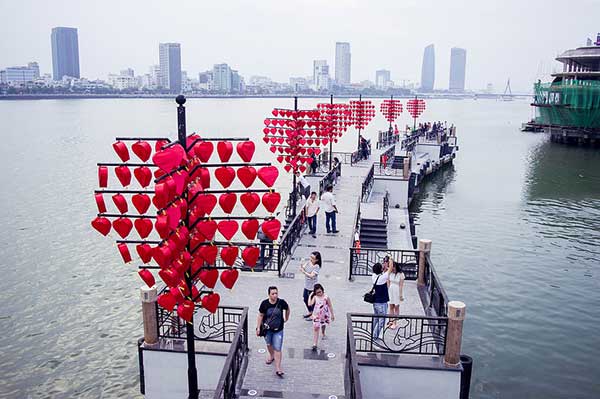 5 địa điểm phải dẫn người yêu đi bằng được ở Đà Nẵng - Cầu tàu tình yêu