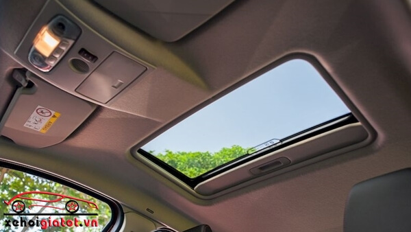 Cửa sổ trời xe Ford EcoSport Titanium Black
