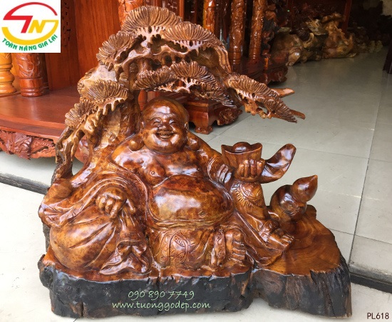 Tượng Phật Di Lặc bằng gỗ