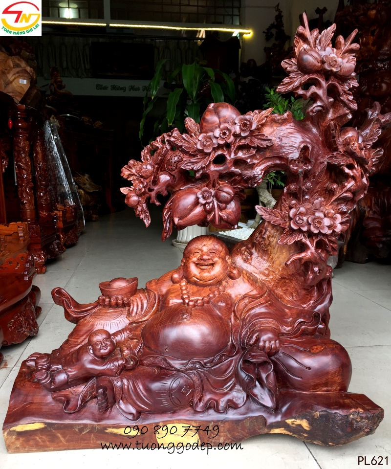 Tượng gỗ Phật Di Lặc, mẫu năm 2016