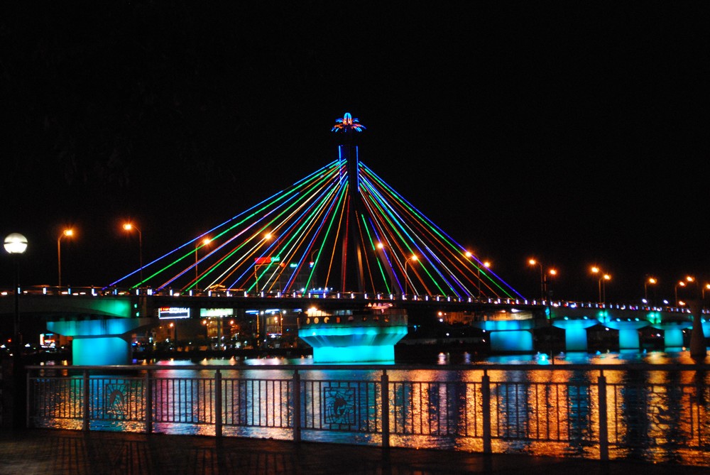 Du lịch Hội An - Đà Nẵng: Cầu Sông Hàn