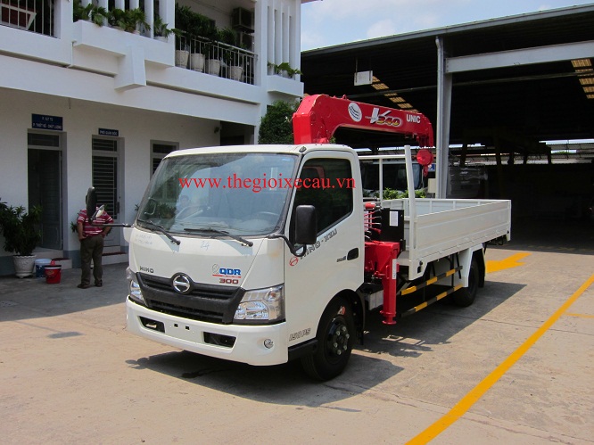 Xe tải Hino XZU720 gắn cẩu 3 tấn