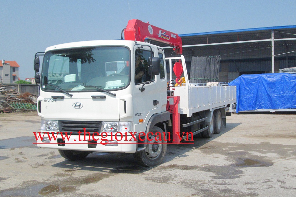 Xe tải gắn cẩu tự hành Hyundai HD240- Unic urv555