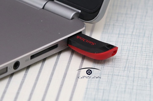USB CZ50 màu đen viền đỏ 16GB Sandisk 2.0 SDCZ50-016G-B35