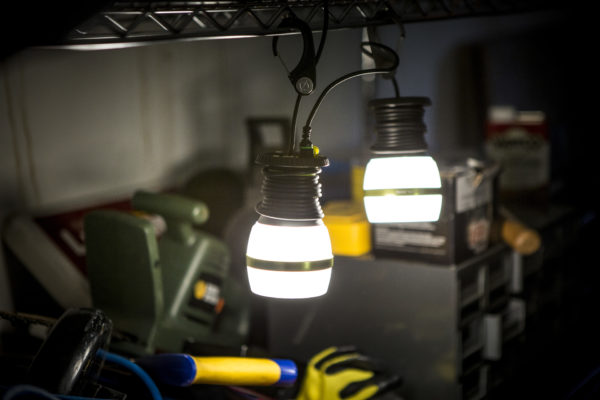 Đèn LED đa năng GoalZero Light-a-life 350 sử dụng trong nhà hoặc ngoài trời