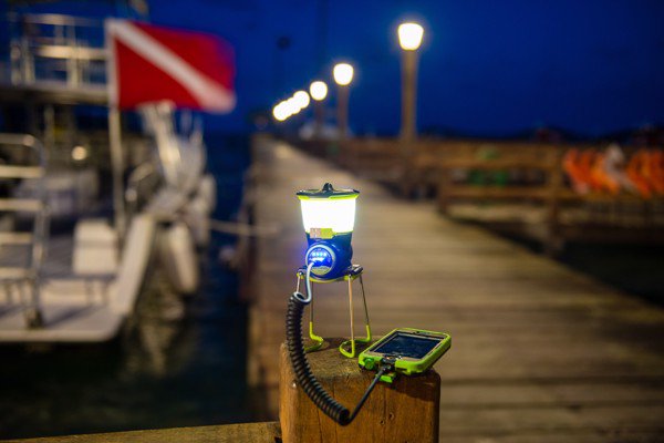 Đèn LED Lighthouse Mini Lantern kiêm cổng sạc dự phòng USB Power Hub