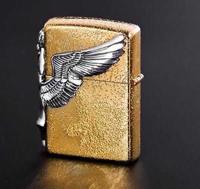 zippo ngua nhat