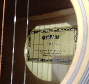 Đàn guitar Yamaha FG-40CN