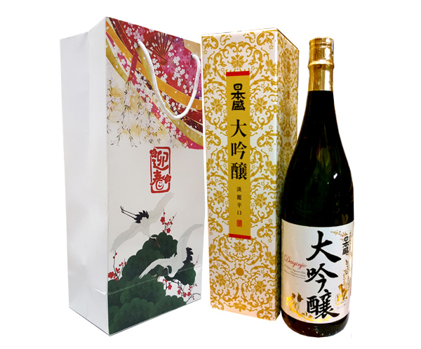 giá rượu Junmai Ginjo Nihonsakari