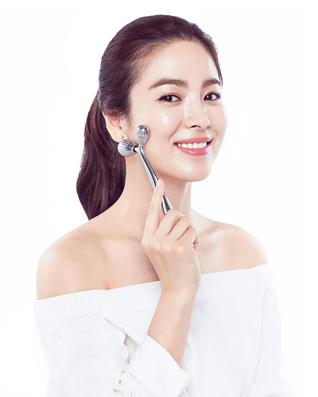 Thanh lăn nâng cơ mặt Laneige time freeze face-fit roller