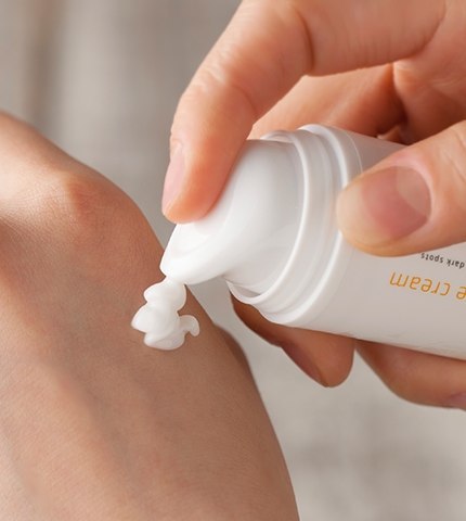 Innisfree Whitening Pore Eye Cream