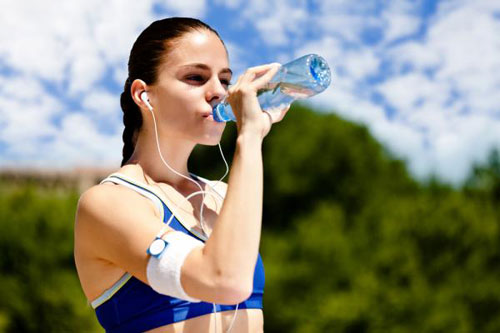 Uống nước cho đúng khi chạy bộ