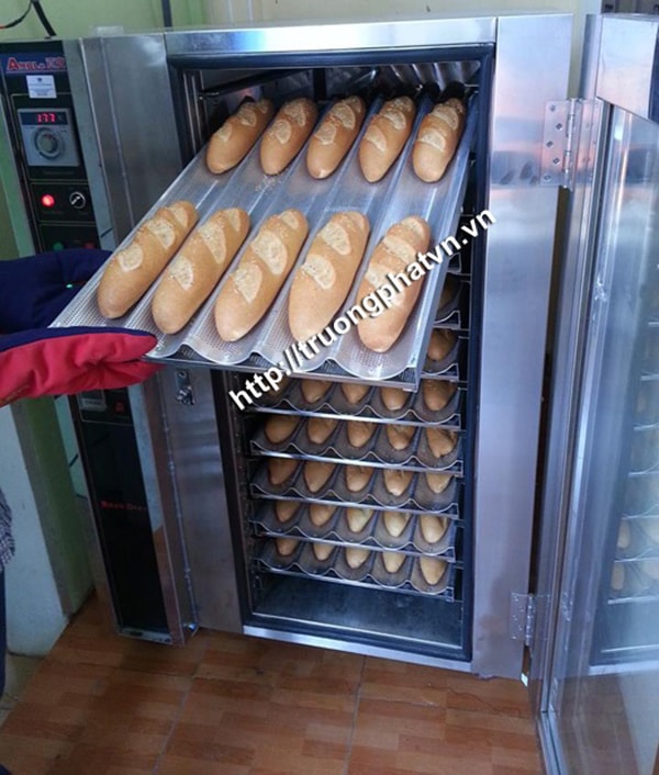 Lò nướng bánh mì được thiết kế với nhiều khay, tầng khác nhau
