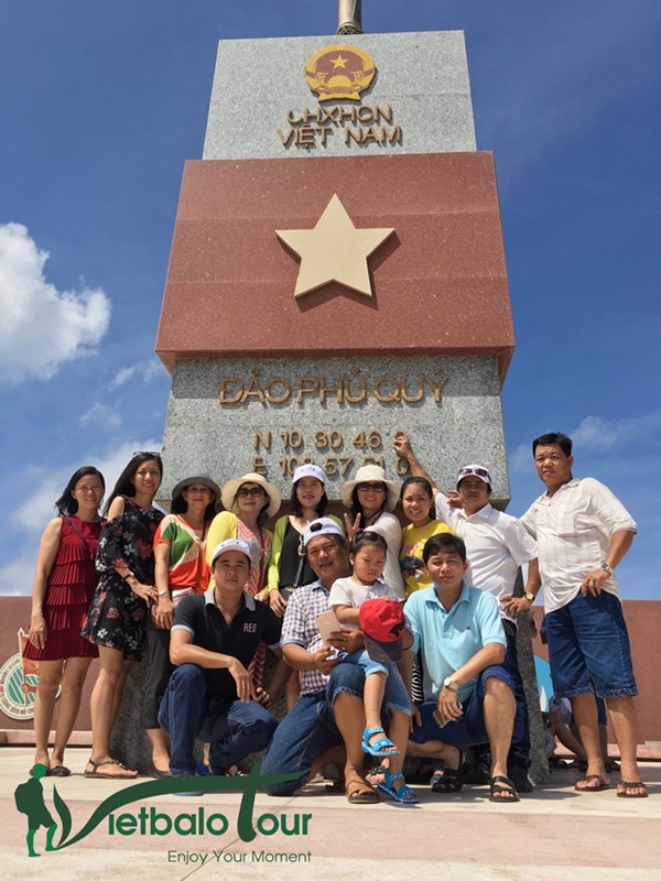 cột cờ chủ quyền biển đảo Phú Quý