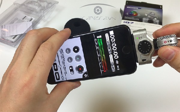Micro thu âm iQ7 Zoom đa hướng dùng cho smartphone iPhone iPad Lightning