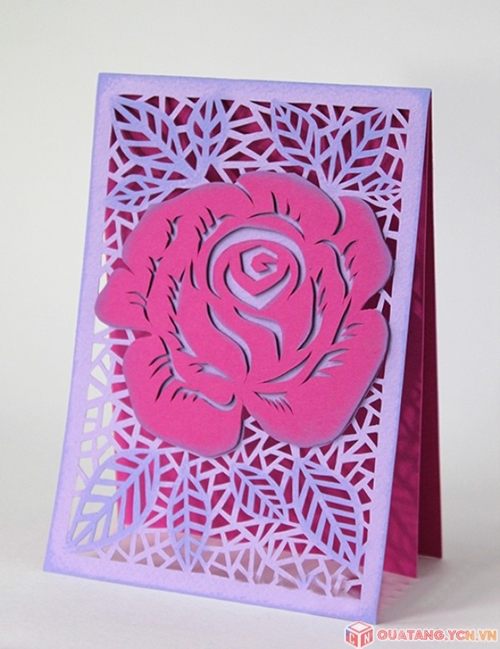 Những thiệp hoa hồng kirigami tặng thầy cô trở nên độc đáo hơn bao giờ hết, khi các em học sinh của chúng ta đã bắt đầu sử dụng công nghệ in 3D để tạo nên những mẫu thiệp hoa lớp lớp đầy sáng tạo và sinh động. Hãy cùng đến và chiêm ngưỡng những sản phẩm tuyệt vời này!