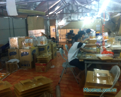 Hình ảnh hoạt động sản xuất gia công sản phẩm mica của công ty tháng 7